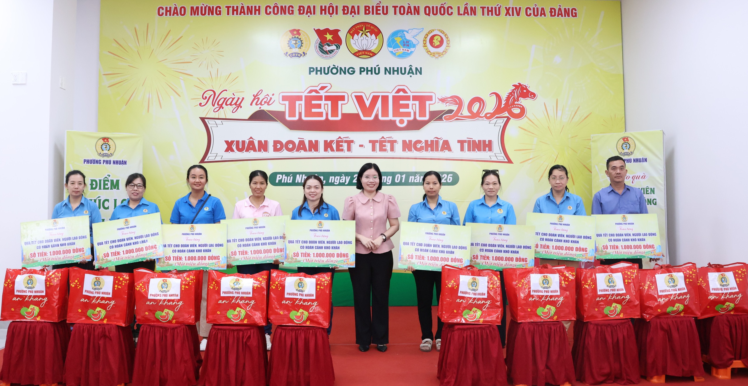 Tết nghĩa t&igrave;nh giữa phố thị: Ng&agrave;y hội Tết Việt ở phường Ph&uacute; Nhuận, TPHCM - Ảnh 5.