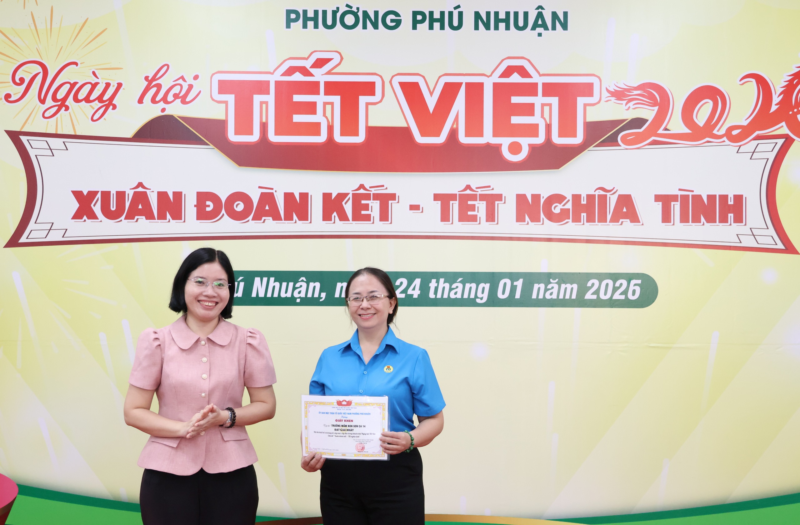 Tết nghĩa t&igrave;nh giữa phố thị: Ng&agrave;y hội Tết Việt ở phường Ph&uacute; Nhuận, TPHCM - Ảnh 10.