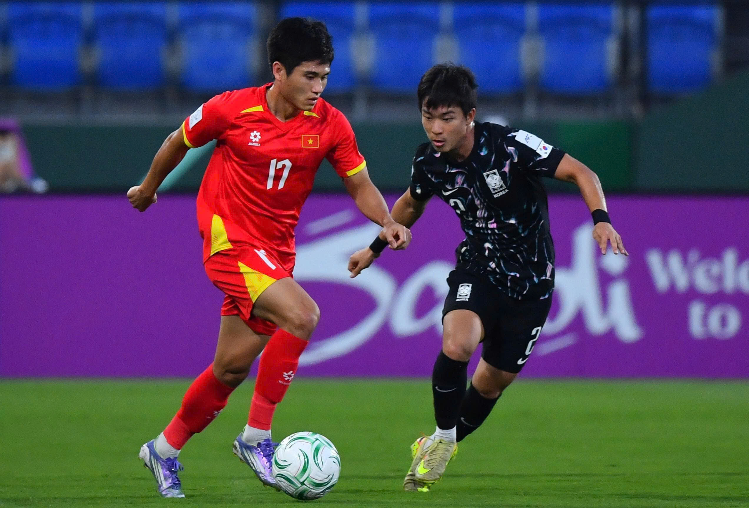 35 năm chờ đợi và một Việt Nam biết đứng dậy đúng lúc - Ảnh 1.