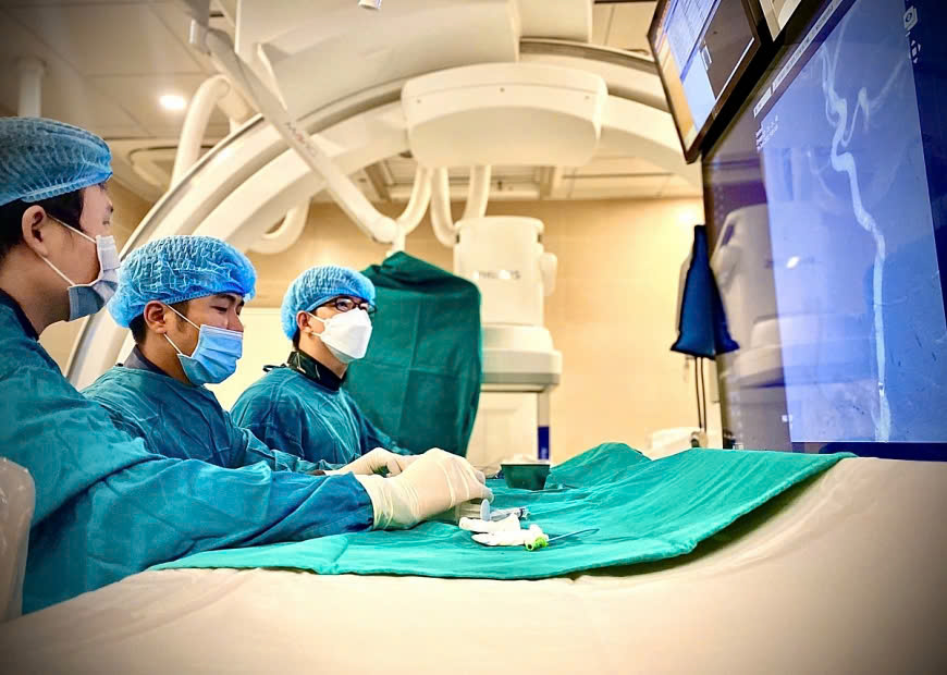 Chạy đua với "giờ vàng" cứu người (*): Khi từng phút quyết định sự sống - Ảnh 1.