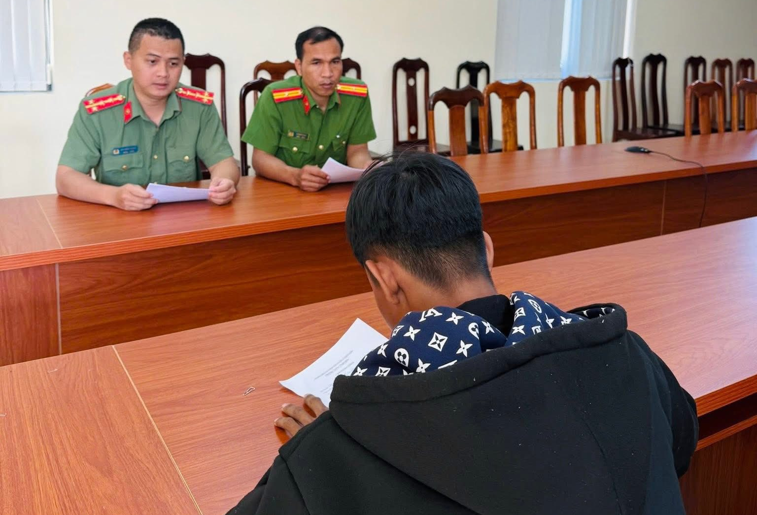 Xử lý thông tin xuyên tạc về lực lượng cảnh sát giao thông tại Đắk Lắk - Ảnh 1. Xử lý thông tin xuyên tạc về lực lượng cảnh sát giao thông tại Đắk Lắk - Ảnh 1.