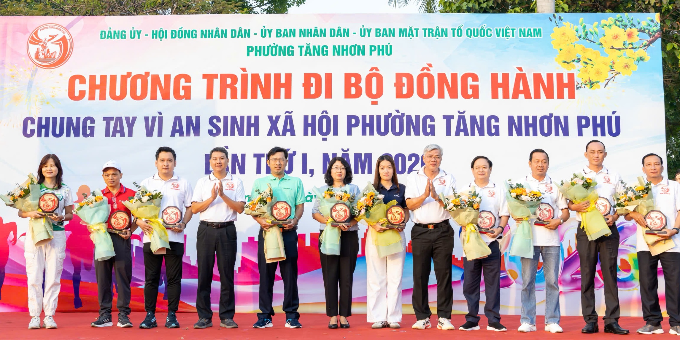TPHCM: Phường Tăng Nhơn Ph&uacute; đi bộ đồng h&agrave;nh, g&acirc;y quỹ hơn 3,2 tỉ đồng chăm lo Tết - Ảnh 5.