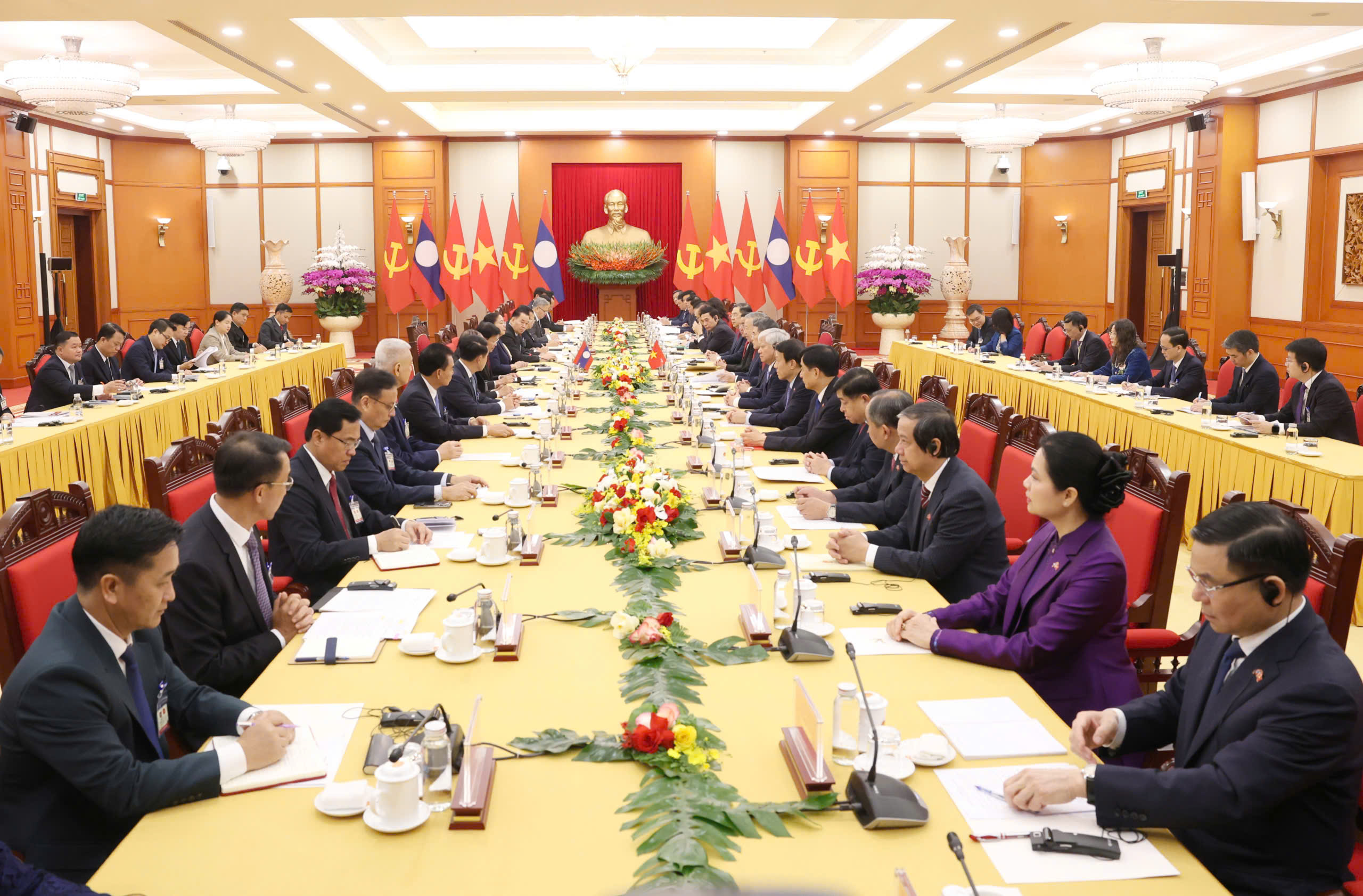 Tổng B&iacute; thư T&ocirc; L&acirc;m hội đ&agrave;m với Tổng B&iacute; thư, Chủ tịch nước L&agrave;o - Ảnh 5.