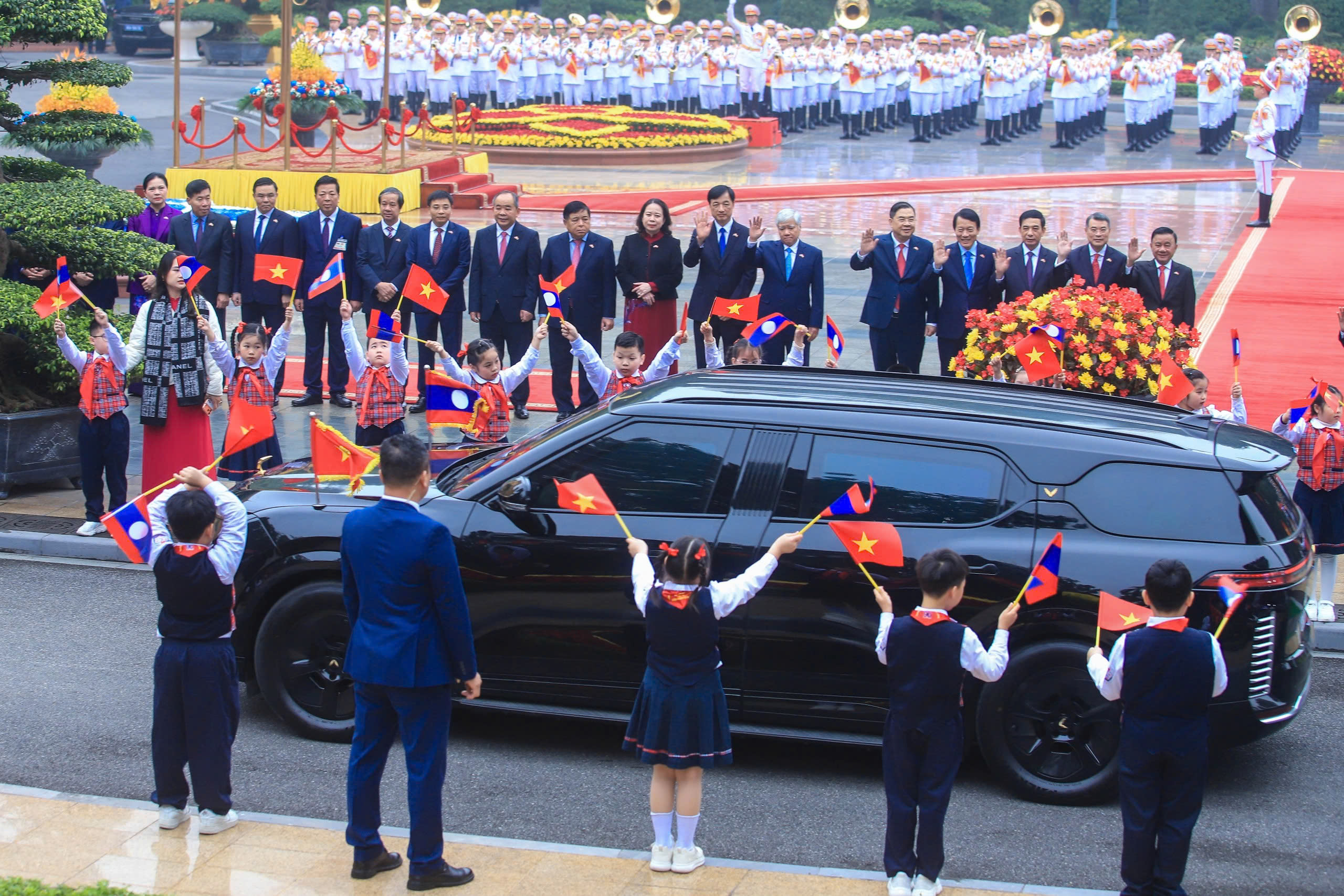 Tổng B&iacute; thư T&ocirc; L&acirc;m chủ tr&igrave; Lễ đ&oacute;n Tổng B&iacute; thư, Chủ tịch nước L&agrave;o Thongloun Sisoulith - Ảnh 5.