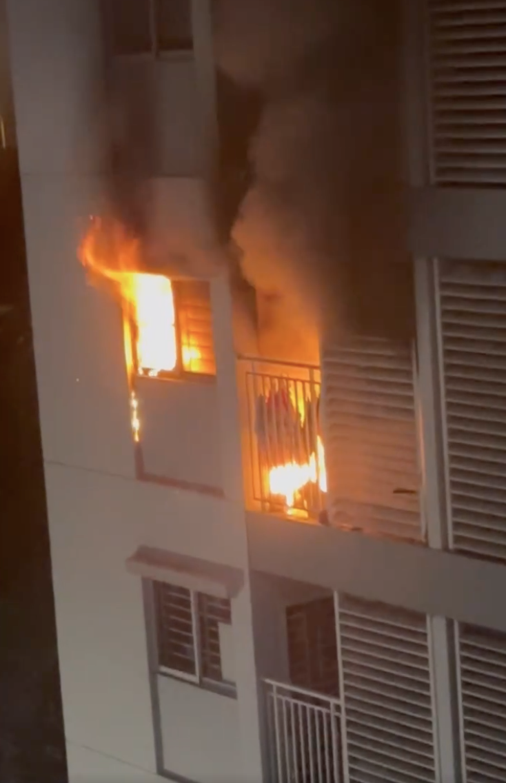 Nạn nhân vụ cháy chung cư EhomeS vẫn nguy kịch - Ảnh 1.