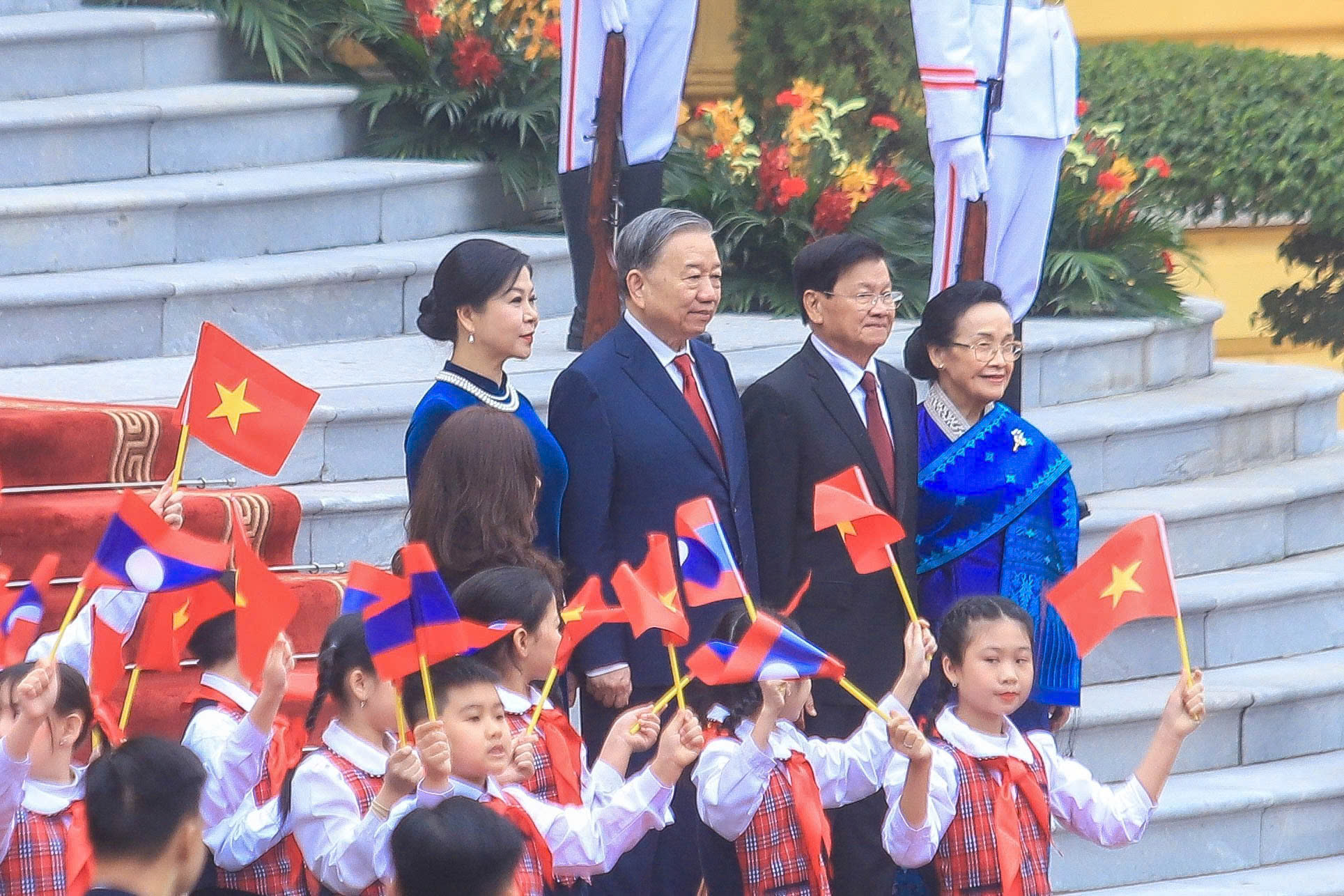 Tổng B&iacute; thư T&ocirc; L&acirc;m chủ tr&igrave; Lễ đ&oacute;n Tổng B&iacute; thư, Chủ tịch nước L&agrave;o Thongloun Sisoulith - Ảnh 15.