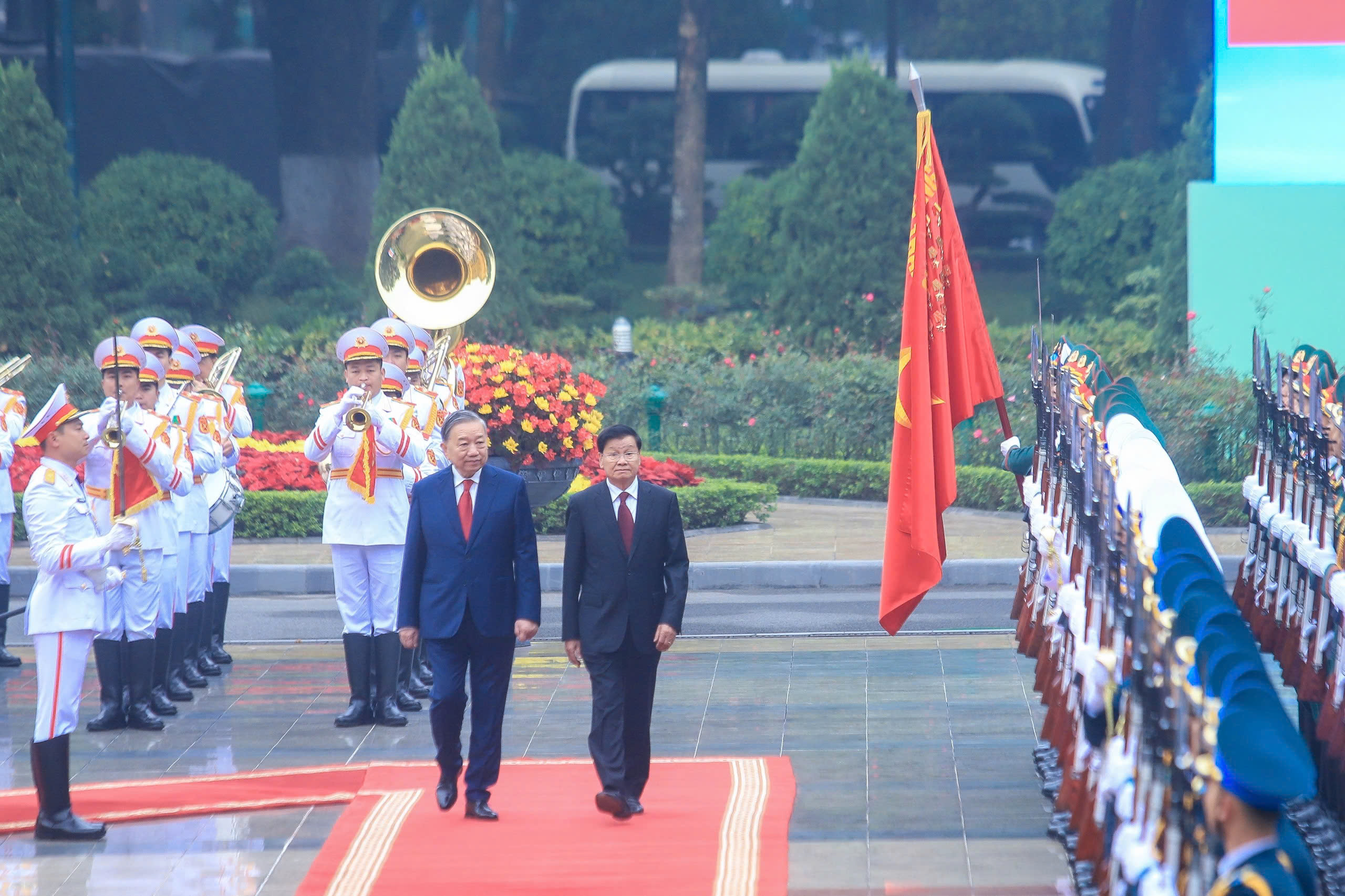 Tổng B&iacute; thư T&ocirc; L&acirc;m chủ tr&igrave; Lễ đ&oacute;n Tổng B&iacute; thư, Chủ tịch nước L&agrave;o Thongloun Sisoulith - Ảnh 10.