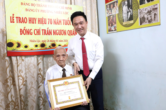 Ghi nhận những cống hiến bền bỉ - Ảnh 5.