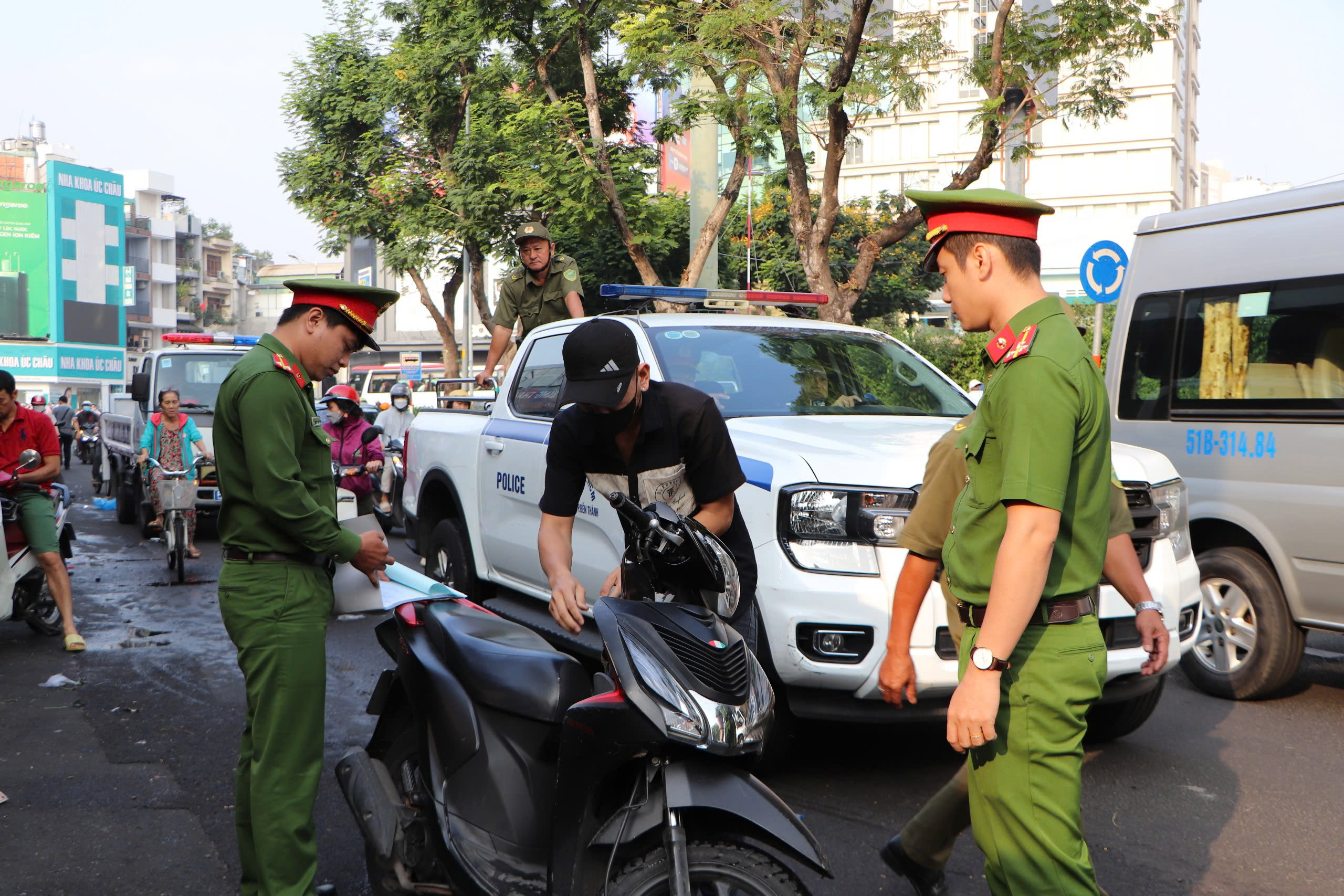 Trật tự vỉa hè: Không nói suông! - Ảnh 1.