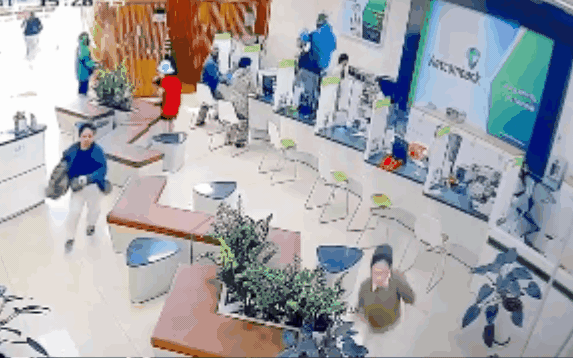 Th&ocirc;ng tin chi tiết về vụ cướp ng&acirc;n h&agrave;ng tại gia Lai v&agrave; chiếc xe tẩu tho&aacute;t - Ảnh 2.