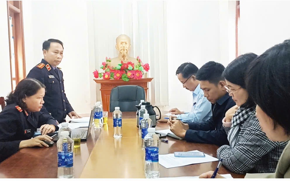 Viện kiểm s&aacute;t Đ&agrave; Nẵng hỗ trợ ch&aacute;u b&eacute; 2 tuổi c&oacute; giấy khai sinh - Ảnh 2.