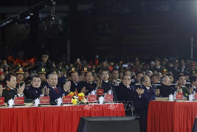 Tổng B&iacute; thư dự Chương tr&igrave;nh kỷ niệm 85 năm Ng&agrave;y B&aacute;c Hồ về nước, trực tiếp l&atilde;nh đạo C&aacute;ch mạng - Ảnh 2.