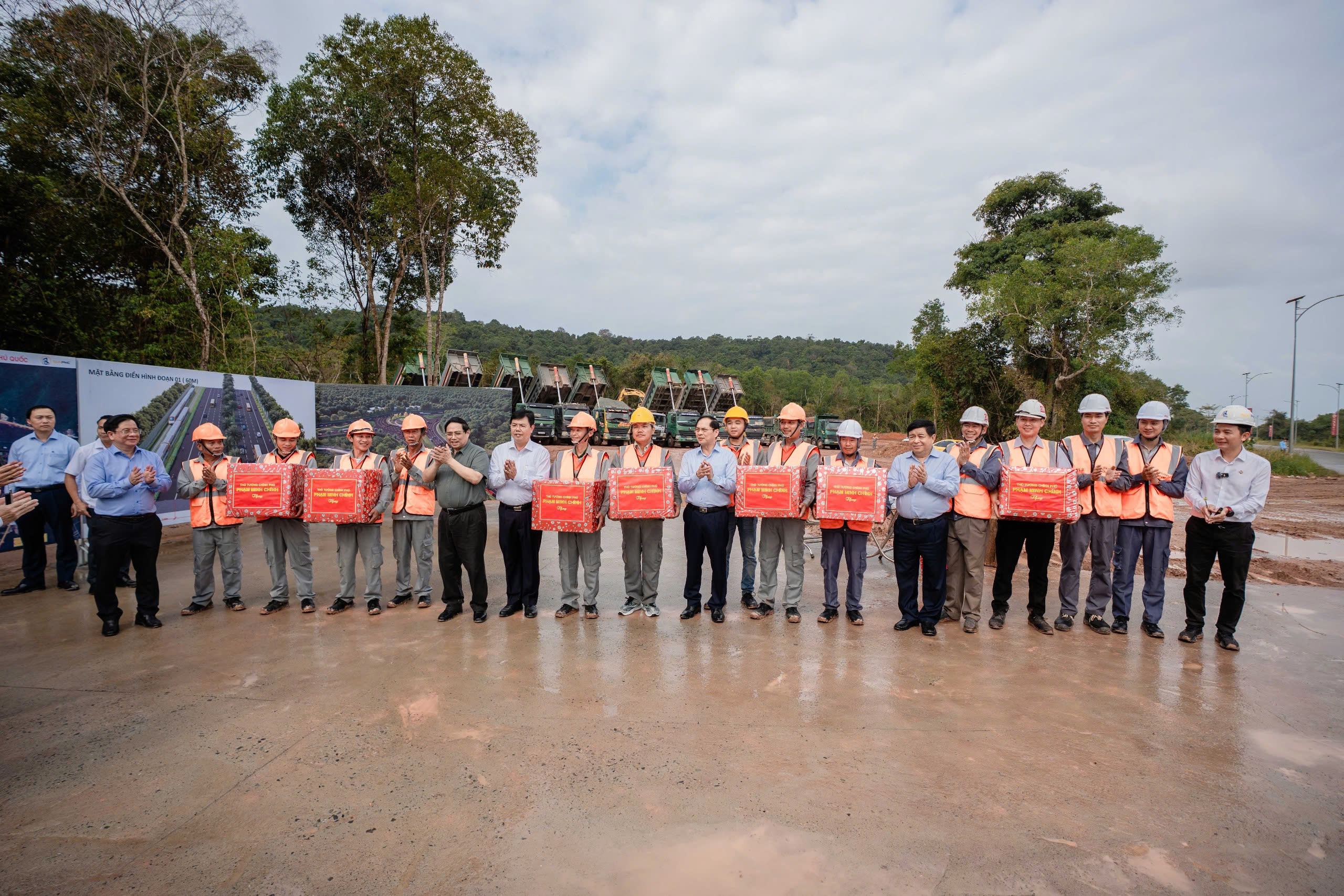 Thủ tướng Phạm Minh Ch&iacute;nh khởi c&ocirc;ng dự &aacute;n APEC 2027 tại Ph&uacute; Quốc - Ảnh 11.