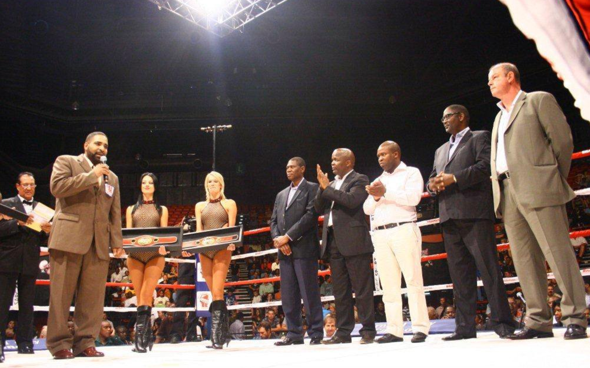 Th&aacute;ch thức chờ t&acirc;n chủ tịch Li&ecirc;n đo&agrave;n Quyền Anh Việt Nam - Ảnh 3.