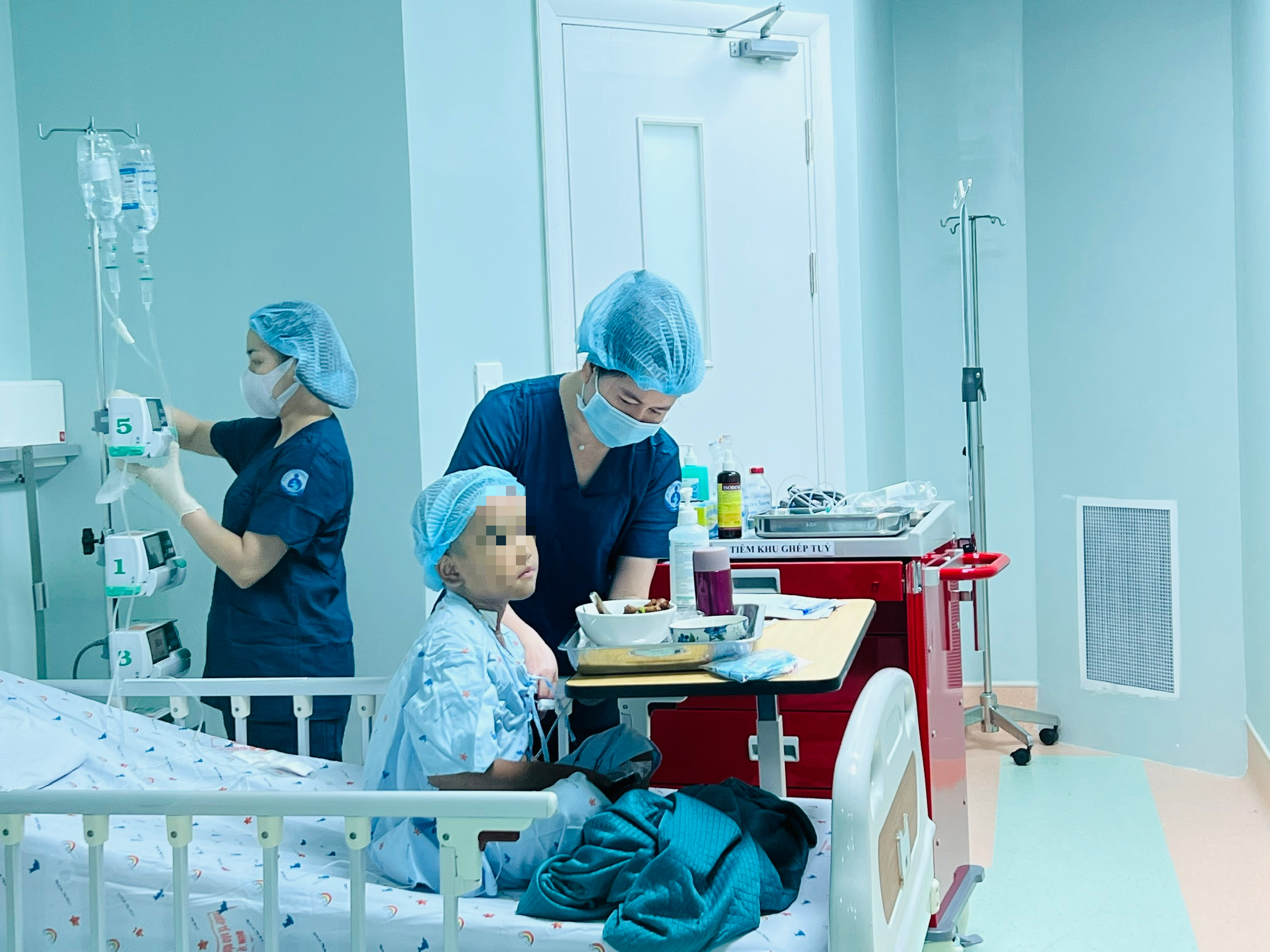 Lần đầu tiên bác sĩ Bệnh viện Nhi đồng 1 chữa được bệnh này - Ảnh 2.
