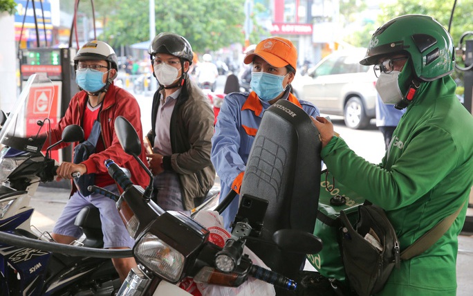 Gi&aacute; xăng dầu tăng mạnh, dầu diesel tăng mạnh - Ảnh 2.