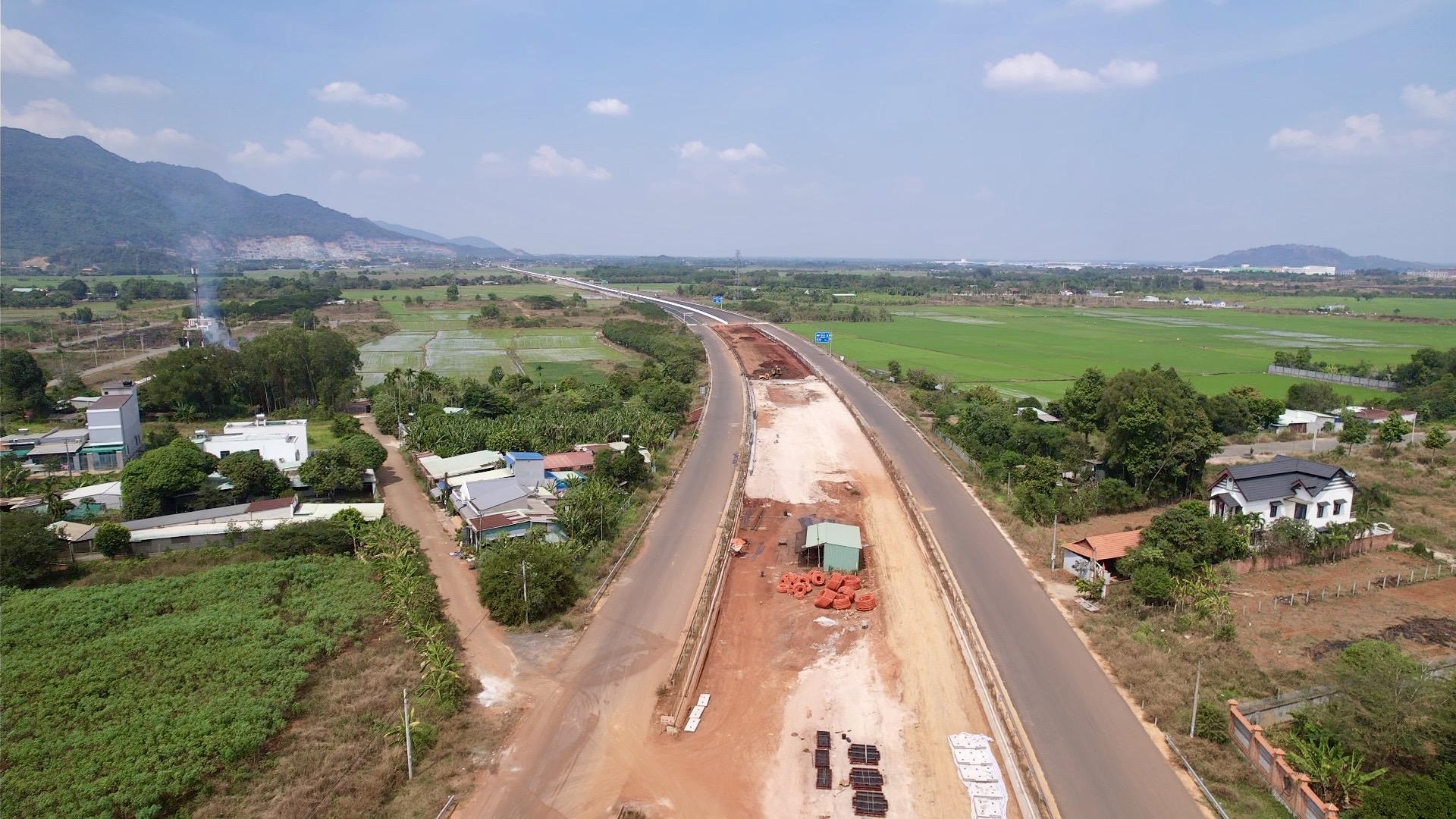 Dự án cao tốc biên hòa Vũng Tàu sắp hoàn thành , kết nối giao thông miền Đông - Ảnh 8. Dự án cao tốc biên hòa Vũng Tàu sắp hoàn thành , kết nối giao thông miền Đông - Ảnh 8.