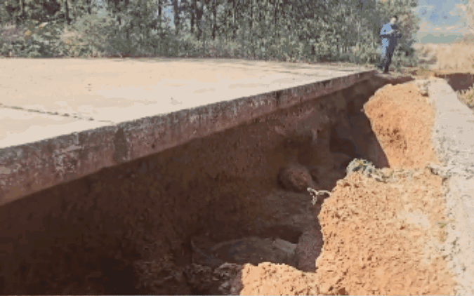 Dự &aacute;n 60 tỉ tại Quảng Ng&atilde;i xuống cấp nghi&ecirc;m trọng Sau m&ugrave;a mưa 2025 - Ảnh 2.