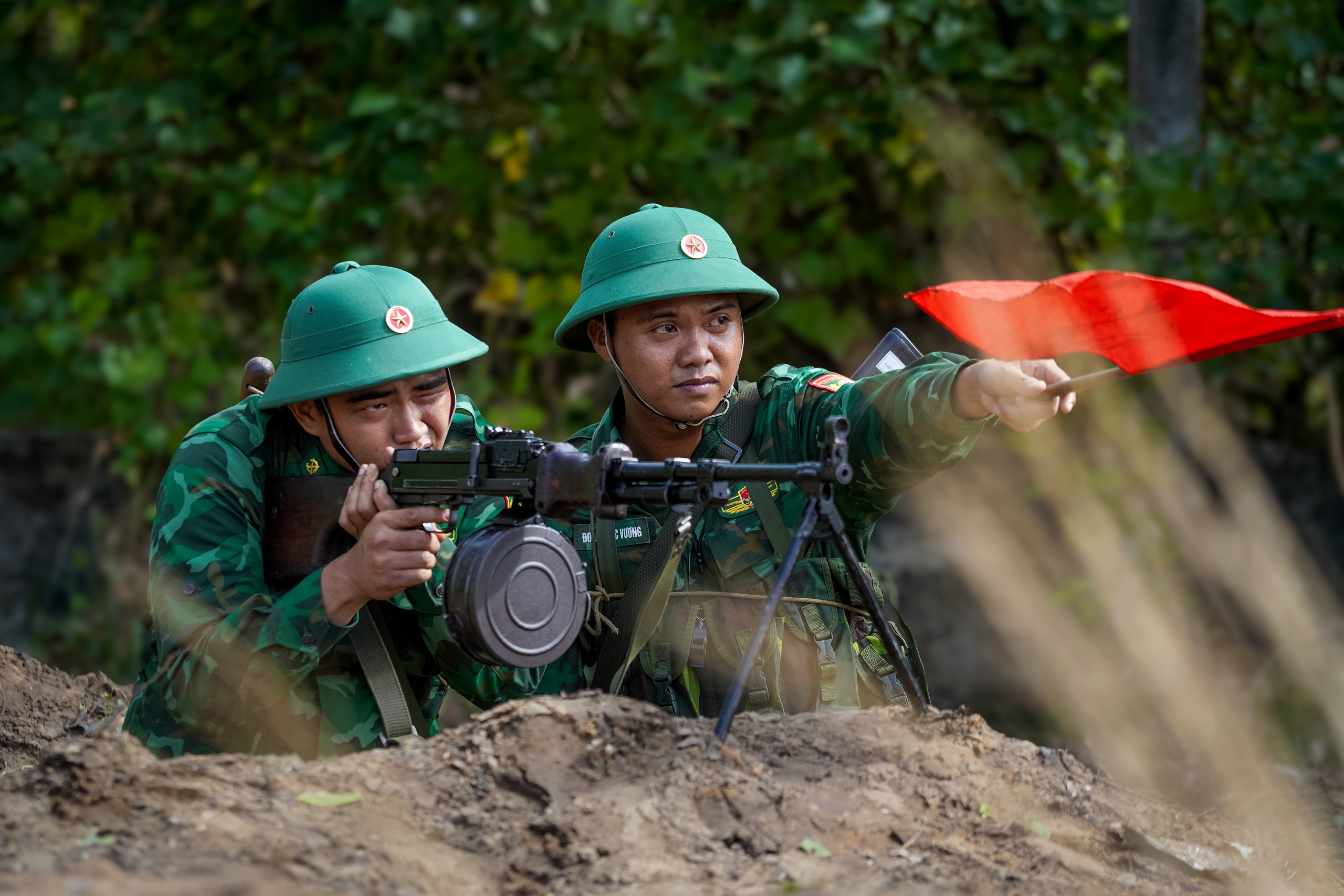 B&igrave;nh y&ecirc;n cửa biển H&agrave;m Lu&ocirc;ng - Ảnh 2.