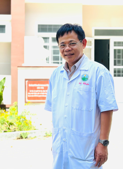 B&aacute;c sĩ tuy&ecirc;n chiến với da liễu - Ảnh 2.