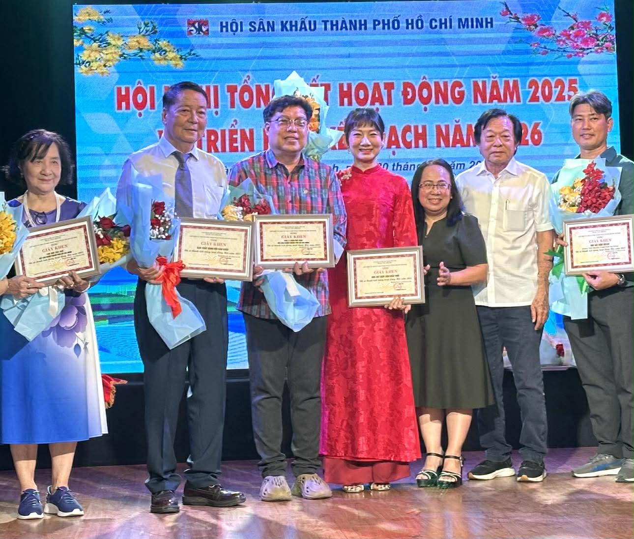 Vũ Luân, Ốc Thanh Vân được vinh danh tại Lễ tổng kết Hội Sân khấu 2025 - Ảnh 2.