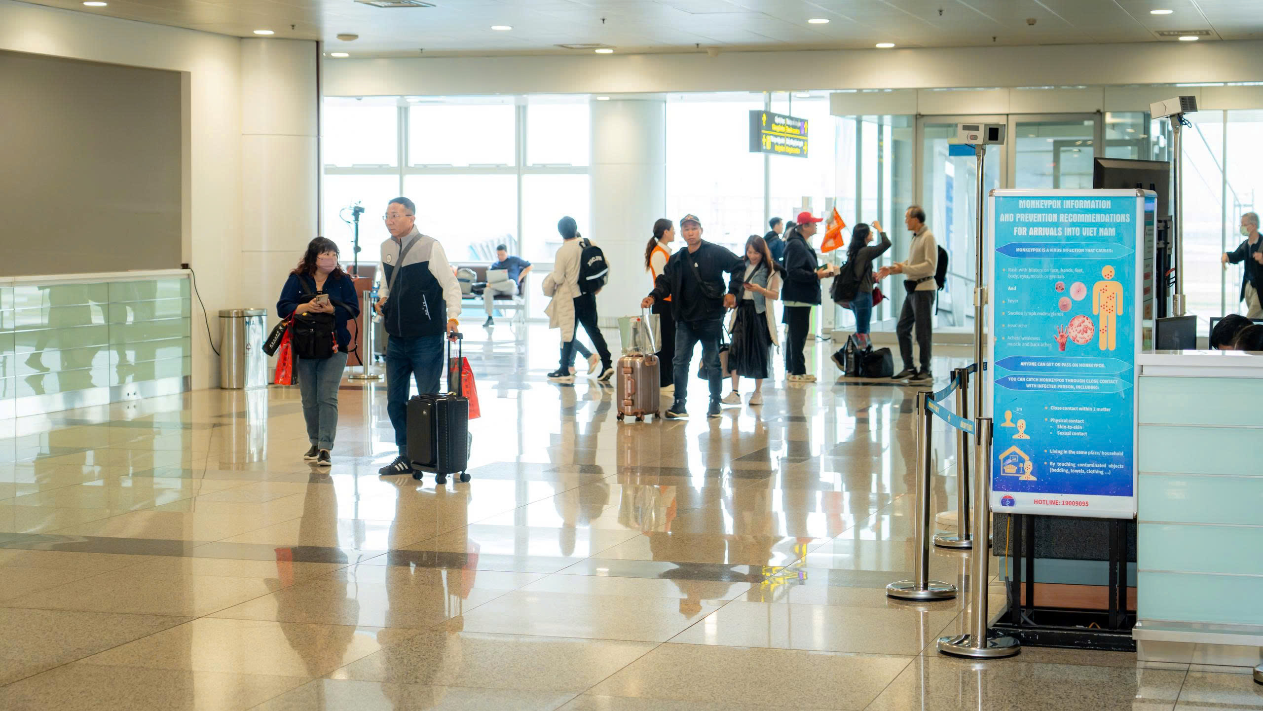 Ngăn chặn virus Nipah: Cận cảnh m&aacute;y qu&eacute;t hồng ngoại hiện đại tại s&acirc;n bay Nội B&agrave;i - Ảnh 4.