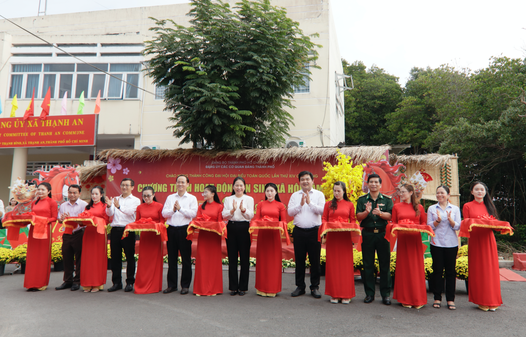 "Xuân sẻ chia" đến với xã đảo duy nhất của TPHCM - Ảnh 7.