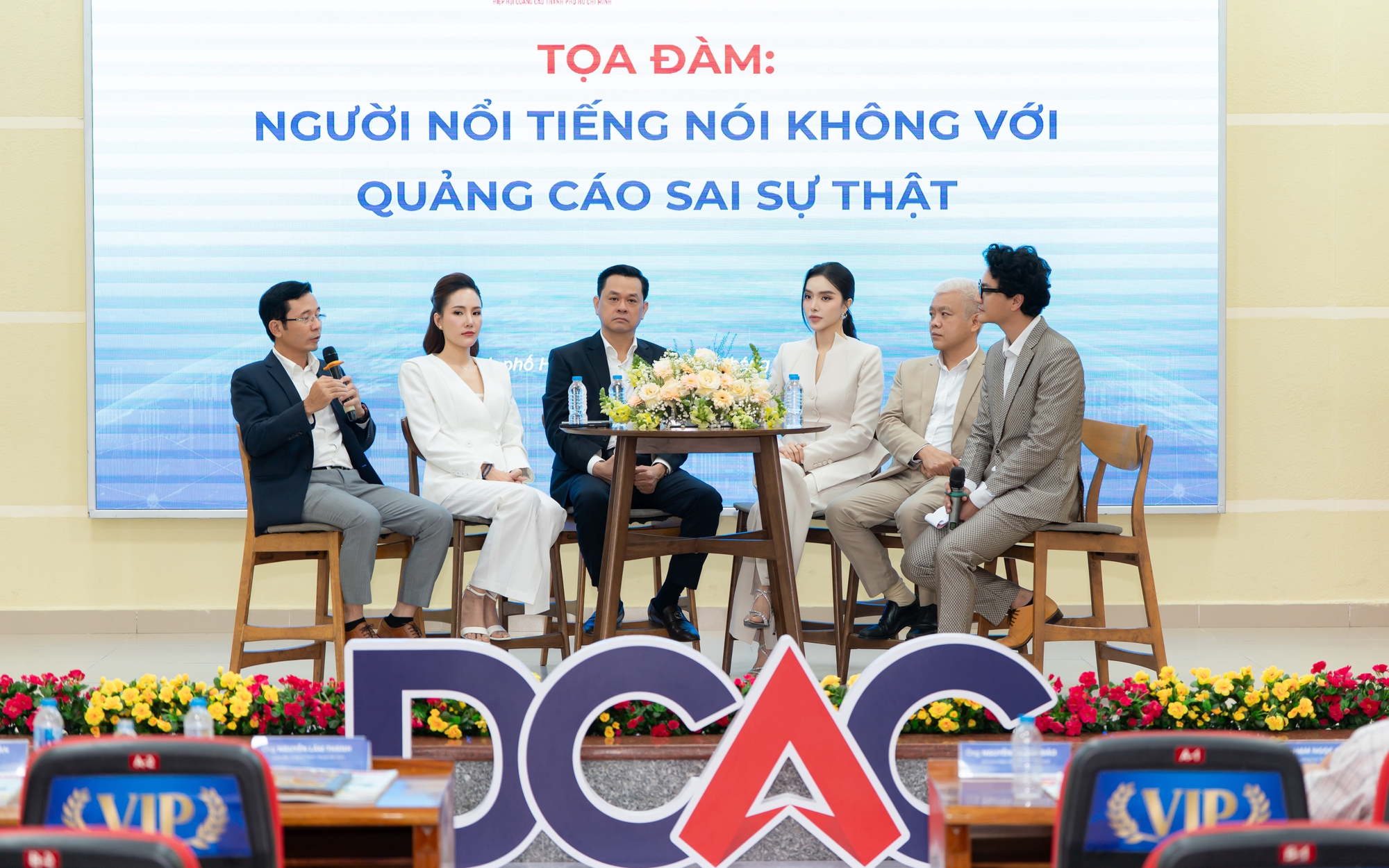 Một năm bận rộn của nhiều l&atilde;nh đạo tr&ecirc;n s&oacute;ng livestream b&aacute;n h&agrave;ng - Ảnh 2.