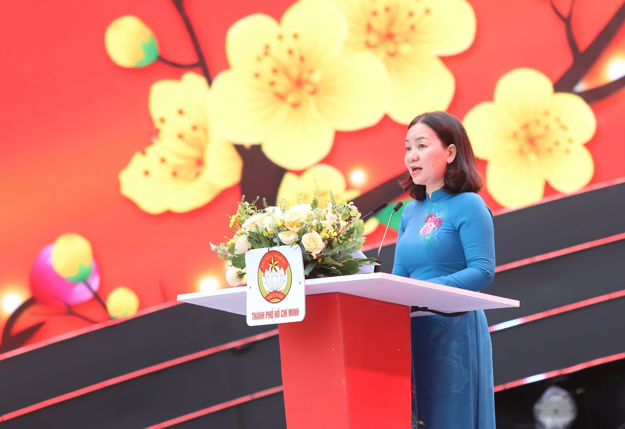 Ng&agrave;y hội Xu&acirc;n đo&agrave;n kết - Tết nghĩa t&igrave;nh TPHCM 2026 với 10 . 000 Người tham gia - Ảnh 3.