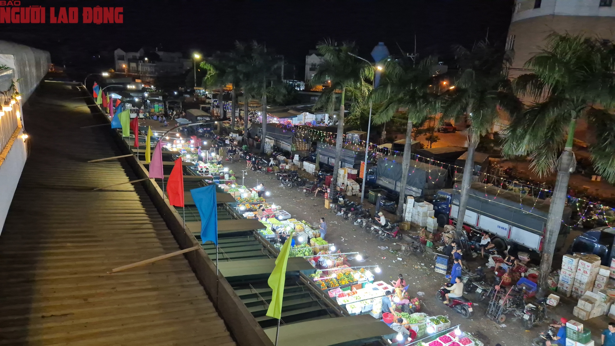 Nửa đêm ở chợ đầu mối TP HCM trước Tết Bính Ngọ 2026 - Ảnh 10. Nửa đêm ở chợ đầu mối TP HCM trước Tết Bính Ngọ 2026 - Ảnh 10.