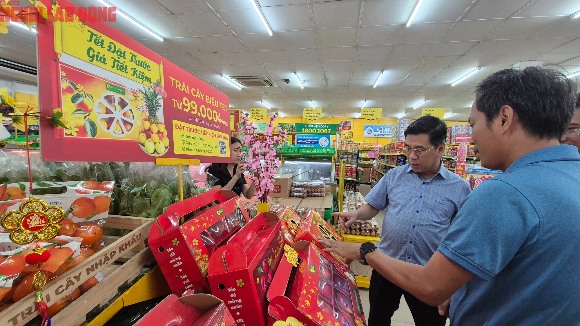 Nửa đêm ở chợ đầu mối TP HCM trước Tết Bính Ngọ 2026 - Ảnh 15. Nửa đêm ở chợ đầu mối TP HCM trước Tết Bính Ngọ 2026 - Ảnh 15.