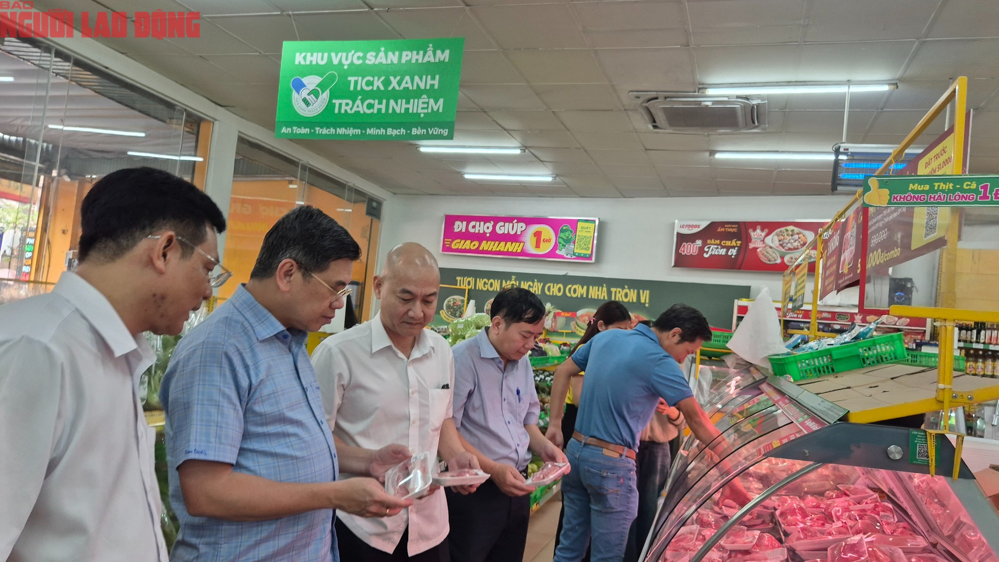 Nửa đêm ở chợ đầu mối TP HCM trước Tết Bính Ngọ 2026 - Ảnh 16. Nửa đêm ở chợ đầu mối TP HCM trước Tết Bính Ngọ 2026 - Ảnh 16.