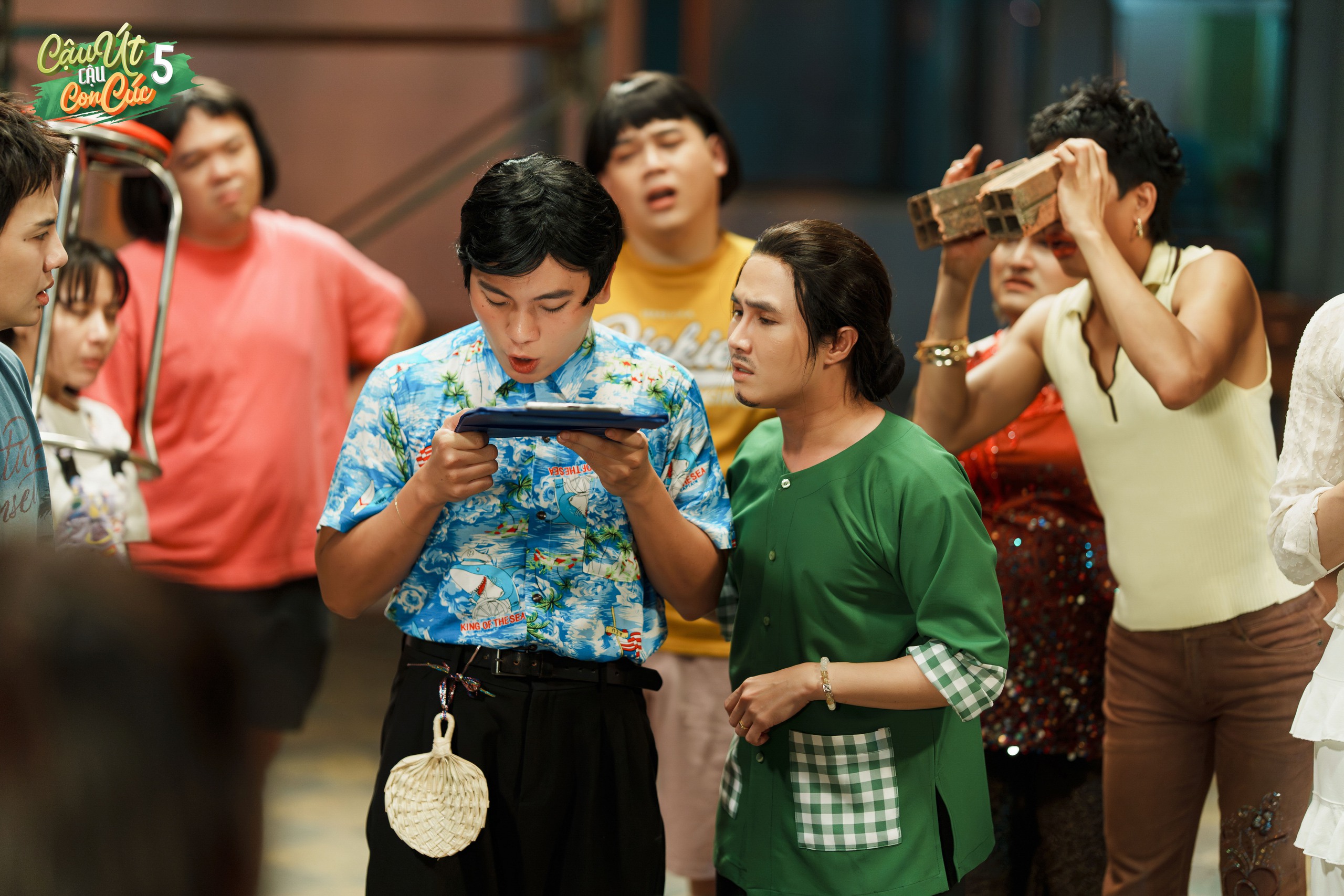 Huỳnh Lập mời "hơn nửa showbiz" vào web-drama Tết - Ảnh 4.