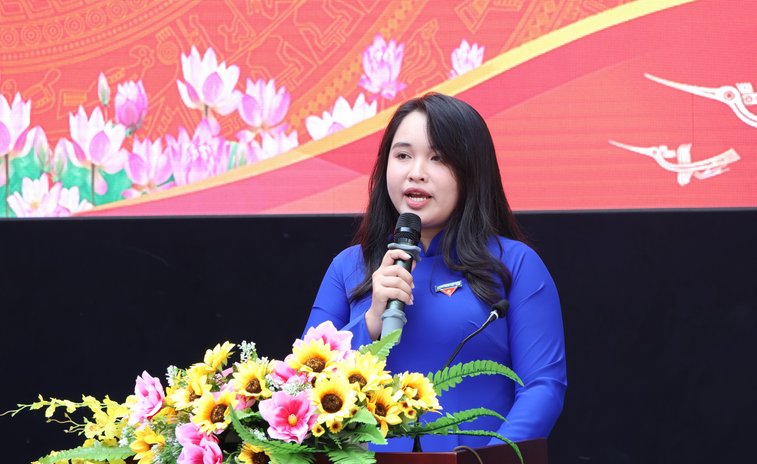 TPHCM: Phường Bình Lợi Trung trao Huy hiệu Đảng cho 45 đảng viên - Ảnh 6.