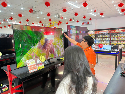 C&aacute; nh&acirc;n h&oacute;a kh&aacute;n giả truyền h&igrave;nh - Ảnh 1.