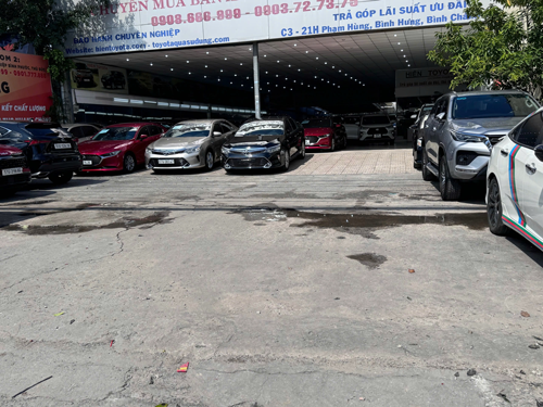 Ô tô cũ hút khách dịp Tết - Ảnh 1. Ô tô cũ hút khách dịp Tết - Ảnh 1.