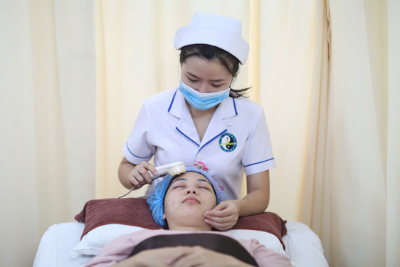 Đua nhau l&agrave;m đẹp đ&oacute;n Tết - Ảnh 1.