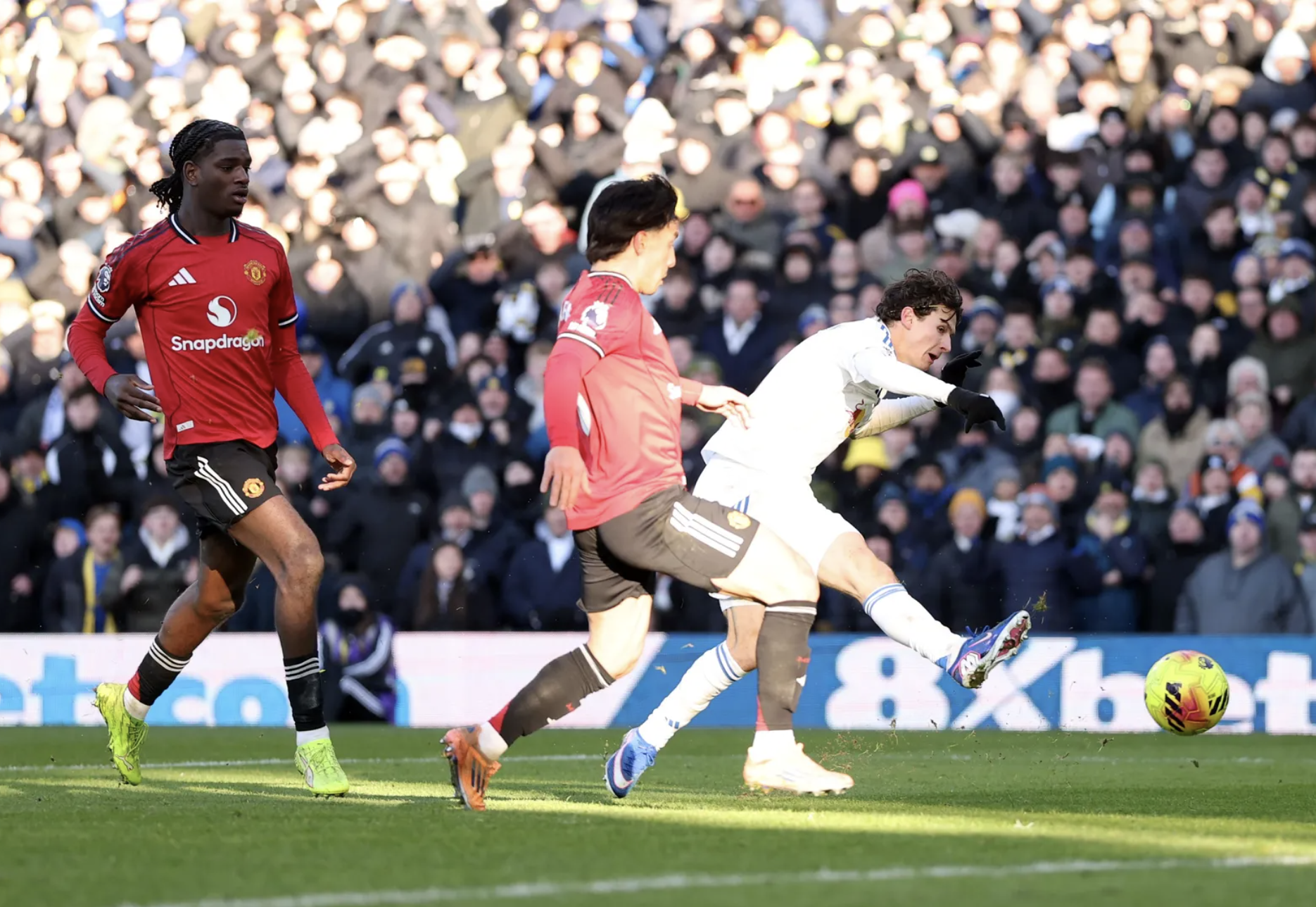 "Derby hoa hồng" nóng bỏng, Man United lại bị Leeds United cầm hòa - Ảnh 4.