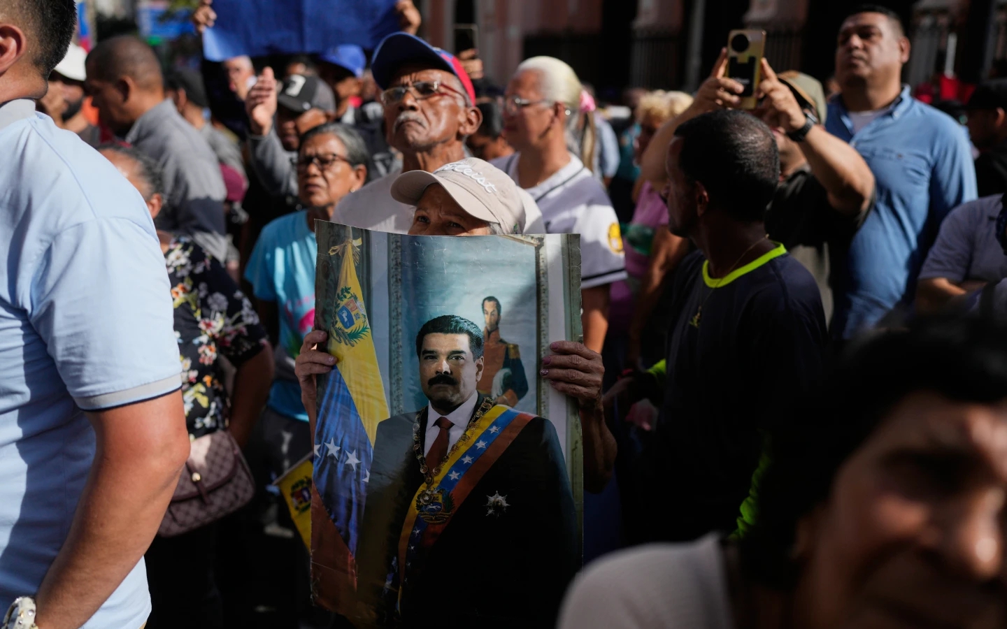 Ảnh vệ tinh hé lộ thiệt hại tại căn cứ quân sự nơi Tổng thống Venezuela bị bắt - Ảnh 6.