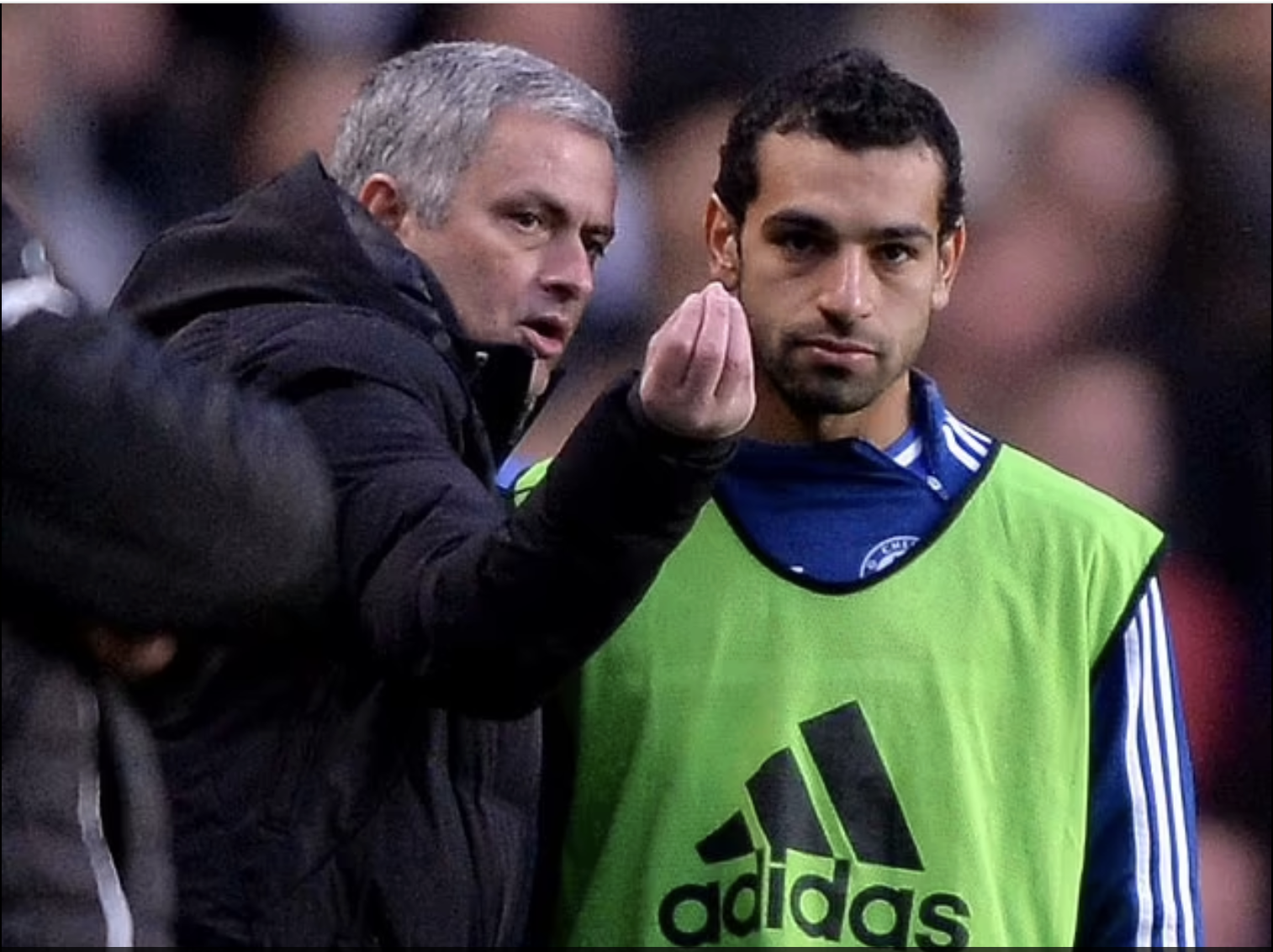 Những lần HLV Mourinho “gây tổn thương” cho Ronaldo, Ozil và Salah - Ảnh 3.