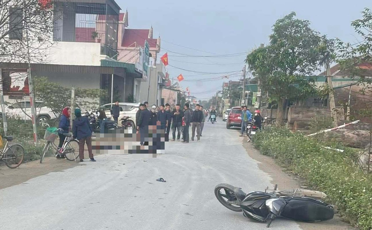 Va chạm xe tải tại Nghệ An: 2 Thanh niên đi xe máy thương vong - Ảnh 1.