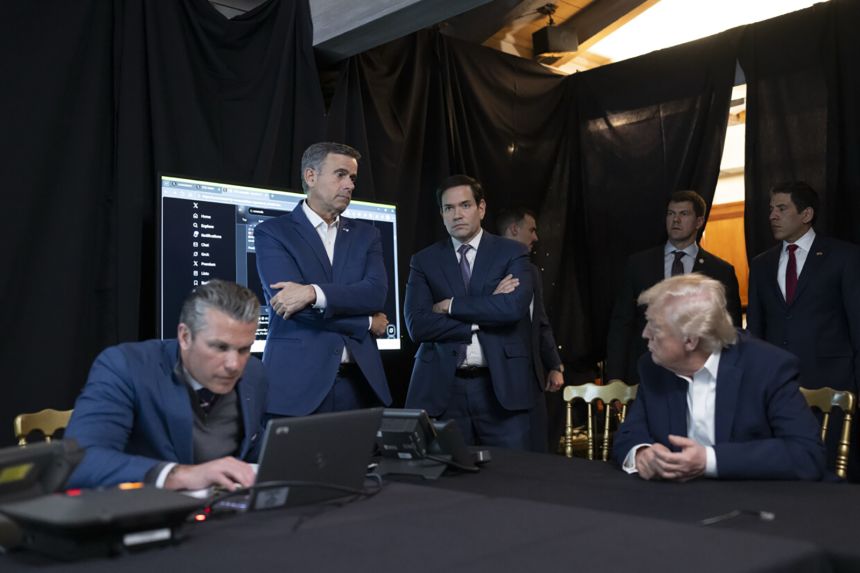 Trước khi bắt Tổng thống Venezuela, &ocirc;ng Donald Trump giả vờ suốt thời gian d&agrave;i - Ảnh 1.