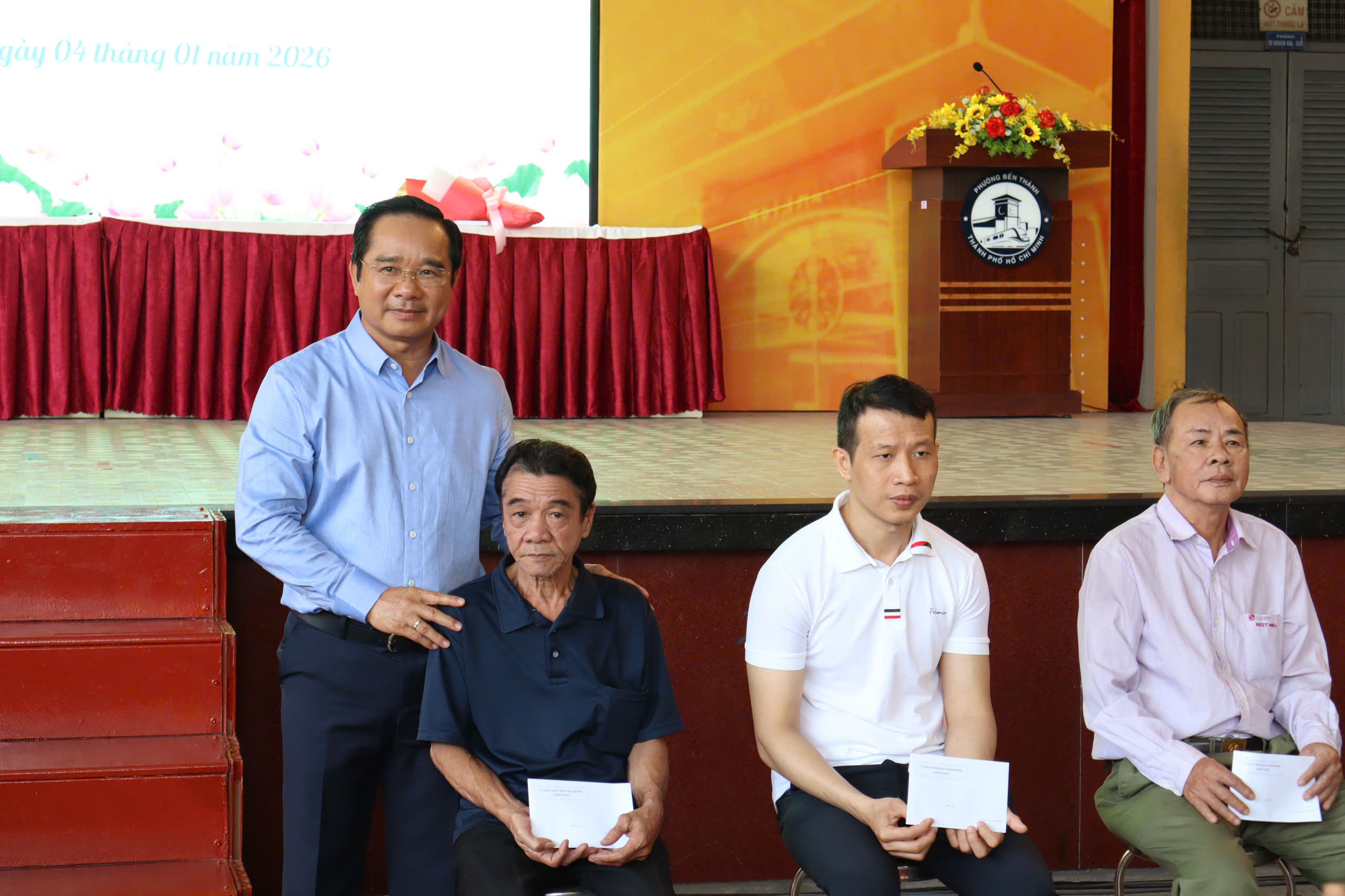 Chủ tịch UBND TPHCM: Mọi việc l&agrave;m phải xuất ph&aacute;t từ nhu cầu người d&acirc;n - Ảnh 2.