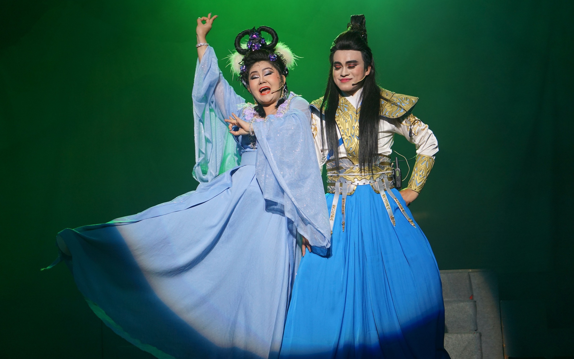 S&agrave;n diễn cải lương căng tr&agrave;n sức trẻ