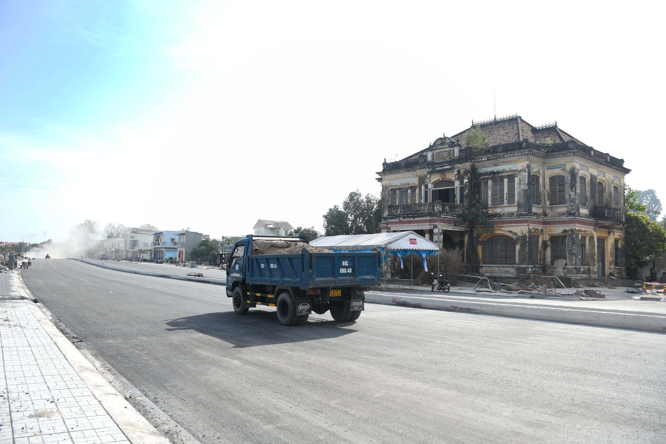 Cận cảnh đường ven s&ocirc;ng Đồng Nai ho&agrave;n thiện trước Tết Nguy&ecirc;n đ&aacute;n 2026 - Ảnh 5.