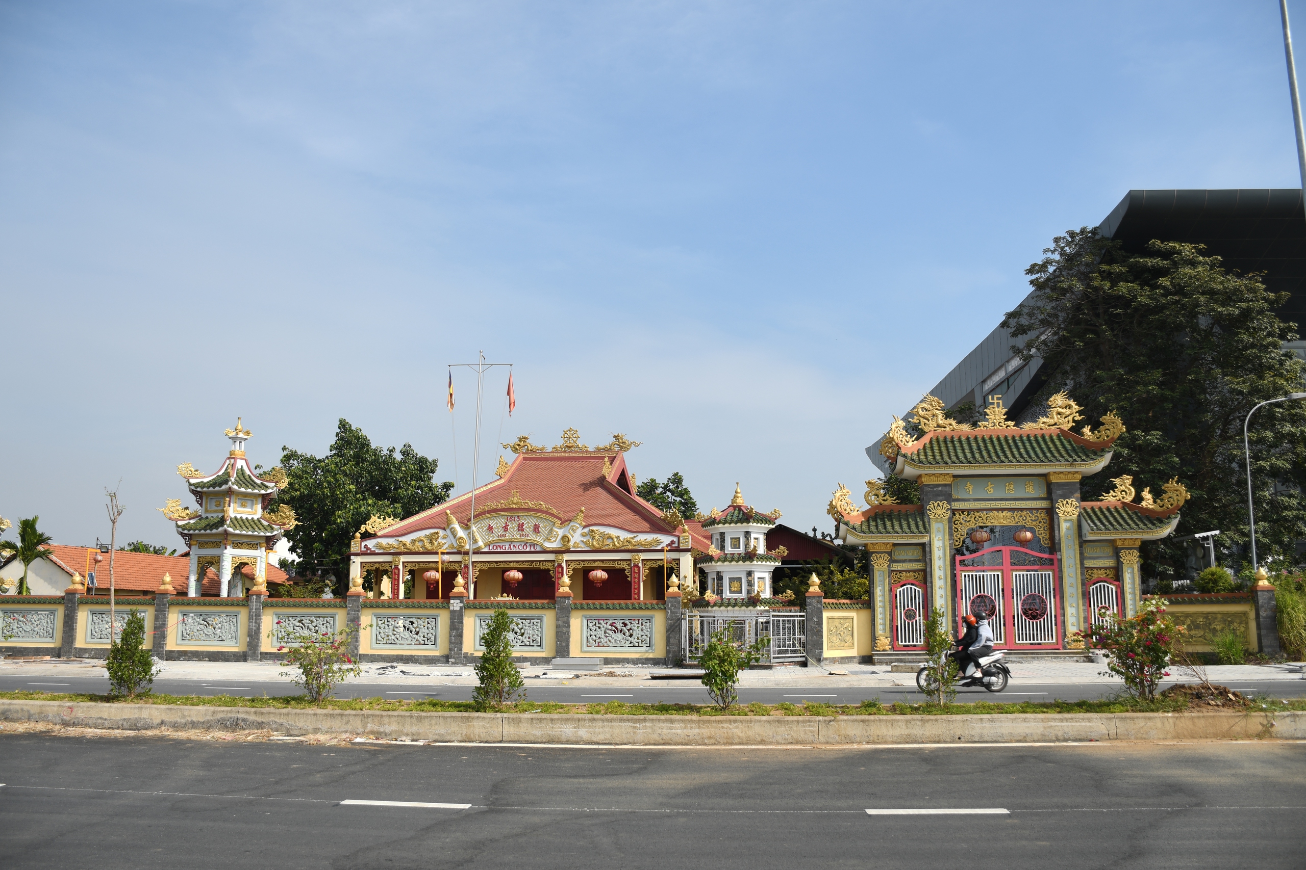 Cận cảnh đường ven s&ocirc;ng Đồng Nai ho&agrave;n thiện trước Tết Nguy&ecirc;n đ&aacute;n 2026 - Ảnh 9.