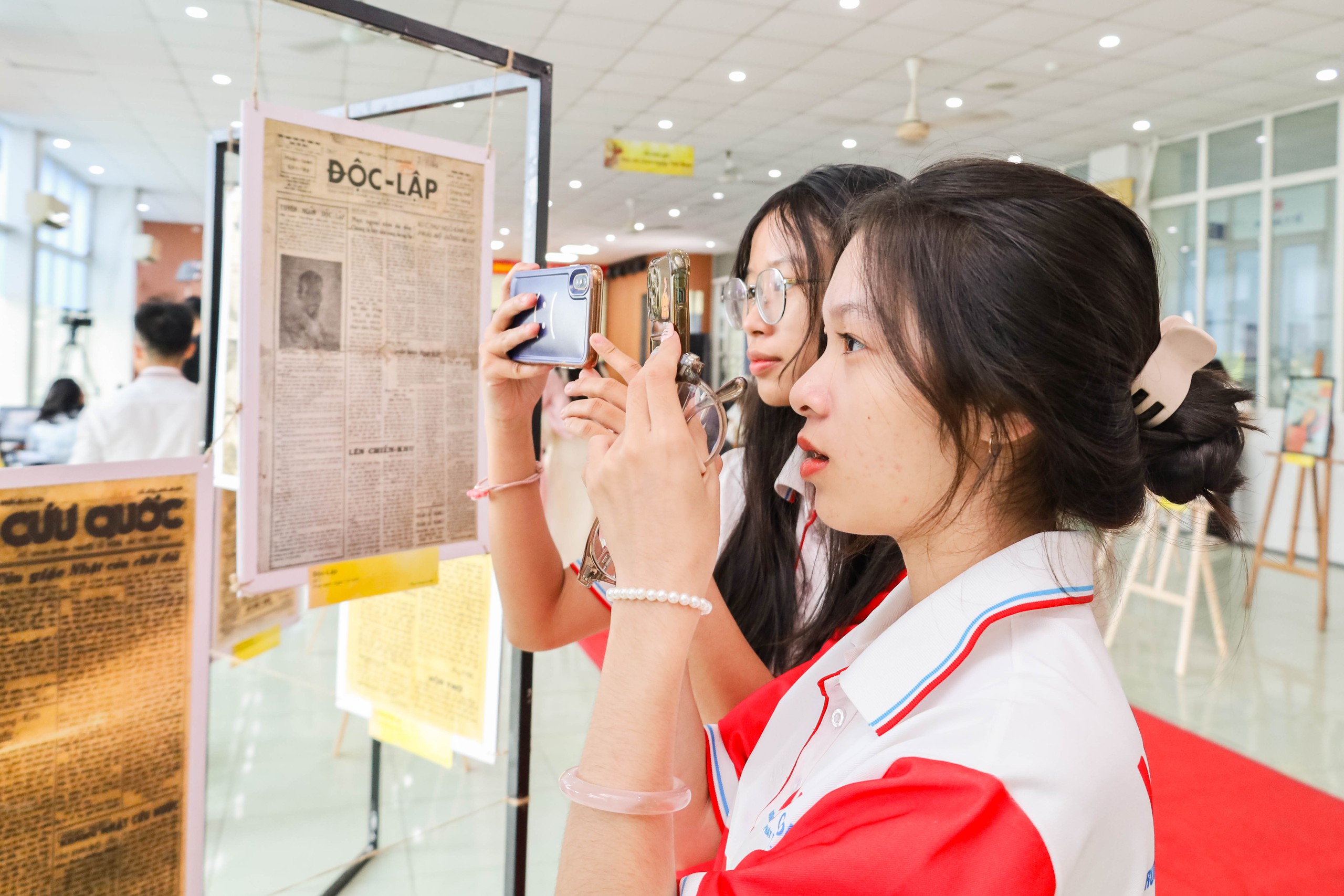 Kh&aacute;m ph&aacute; "Giảng đường mở" d&agrave;nh cho sinh vi&ecirc;n b&aacute;o ch&iacute; - truyền th&ocirc;ng  - Ảnh 3.