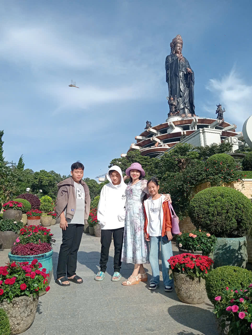 Núi Bà Đen đón 84.000 lượt khách dịp Tết Dương lịch  - Ảnh 1.