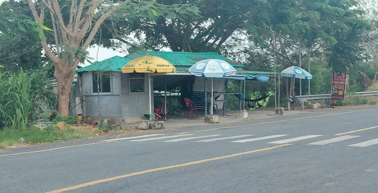 Chính thức tháo dỡ 3 chốt thu phí ở Núi Sam - Ảnh 3.