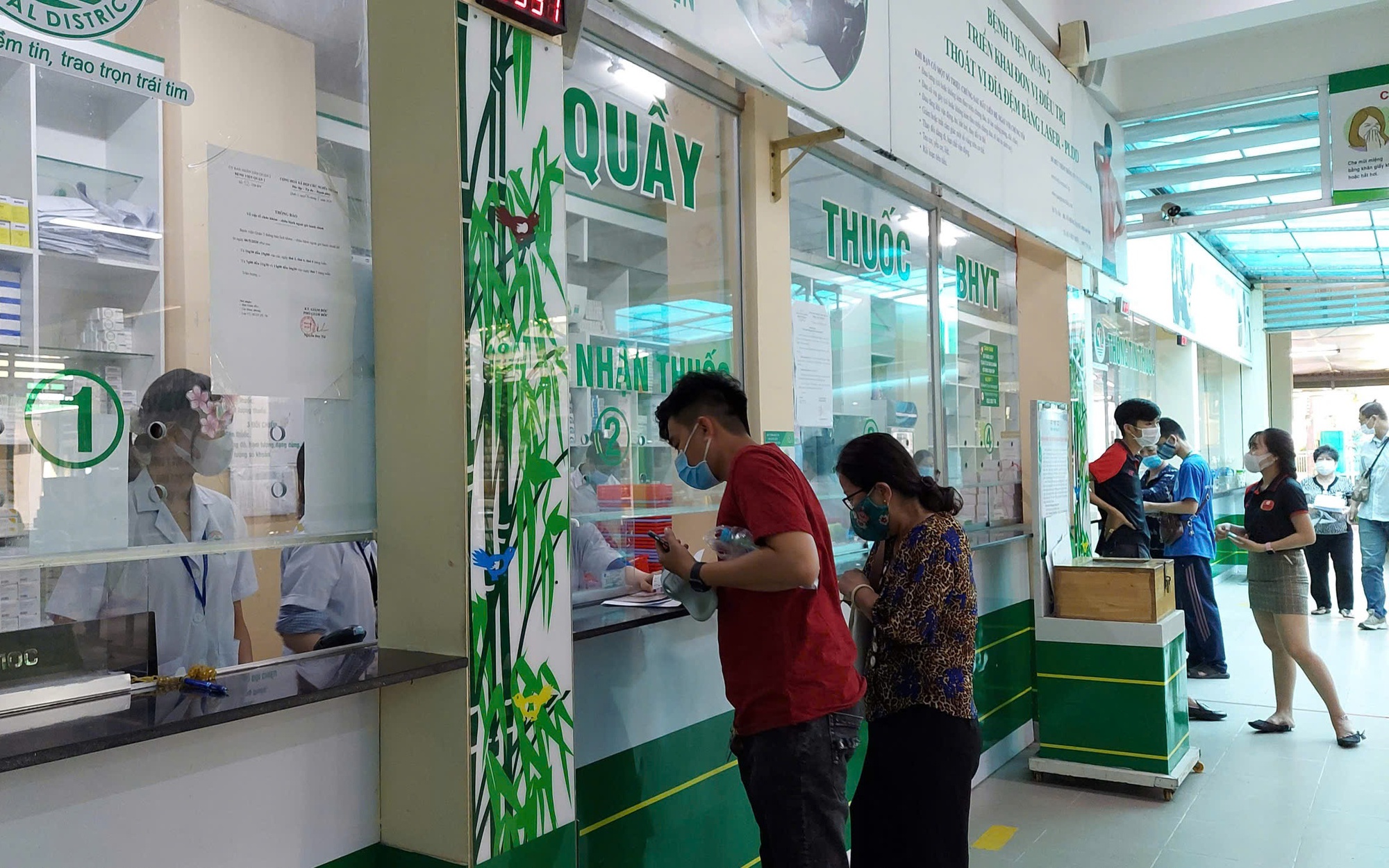 TPHCM tăng cường kiểm so&aacute;t chi kh&aacute;m chữa bệnh BHYT, siết chặt quản l&yacute; quỹ năm 2026 - Ảnh 2.